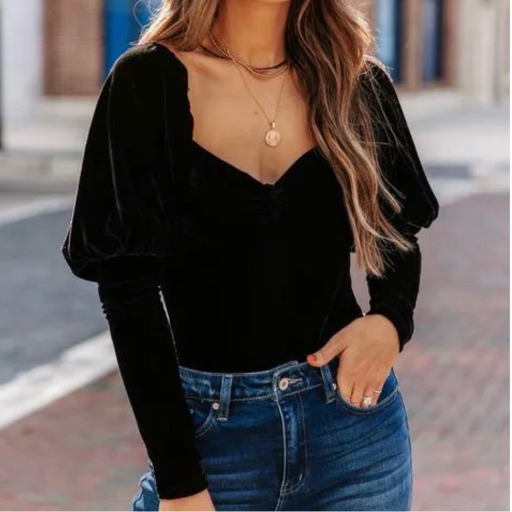 Vici velvet puff sleeve bodysuit